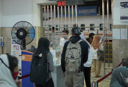 Operasikan 58 Perjalanan KA Lokal Tiap Harinya, KAI Commuter Wilayah II Bandung Siapkan Pelayanan Optimal Masa Nataru 2023-2024