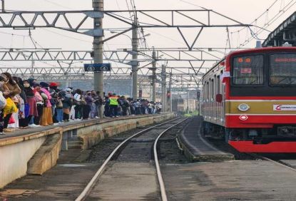 Jumlah Pengguna KRL Stabil, Kondisi di Sejumlah Stasiun Terpantau Kondusif